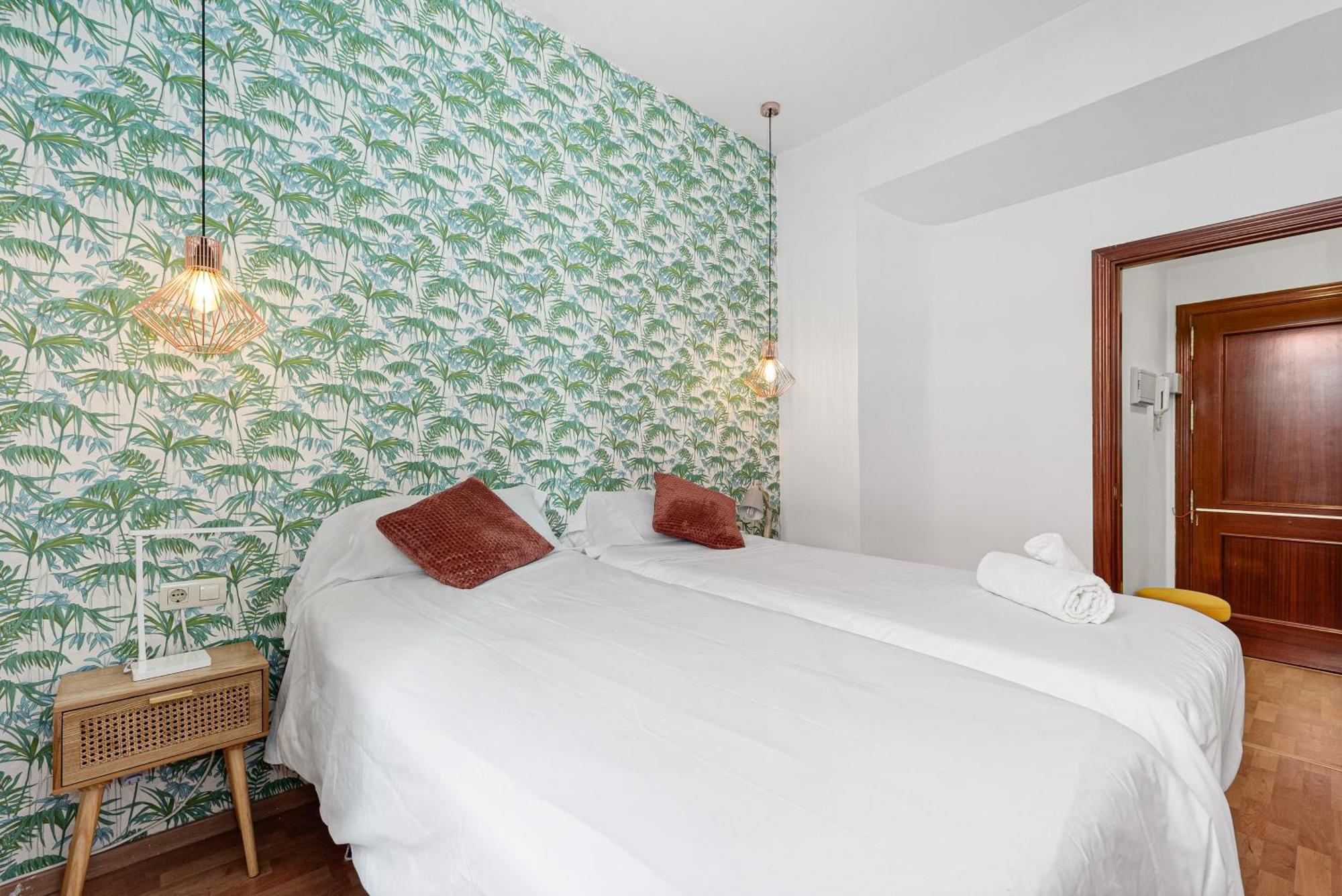 Urbanchicmalaga 2Bedroom Oasis In Historic Malaga Centre المظهر الخارجي الصورة